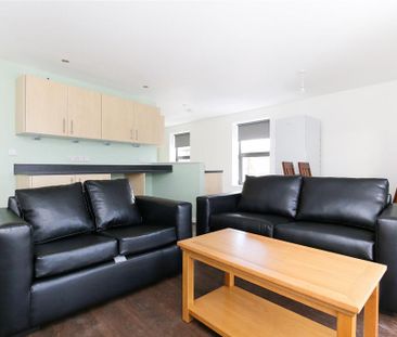 3 bedroom apartment to rent - Photo 3