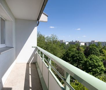 Ihre Familienwohnung mit tollem Ausblick vom Balkon. - Photo 2