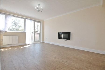 4 bedroom end of terrace house to rent - Photo 2