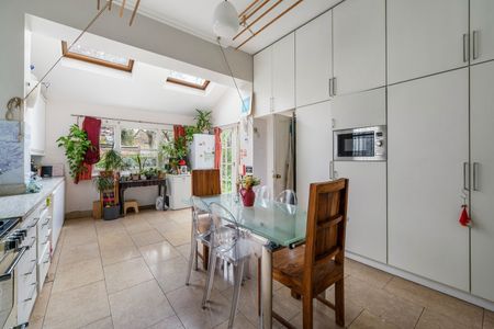 Room in a Shared House, Knatchbull Road, SE5 - Photo 5