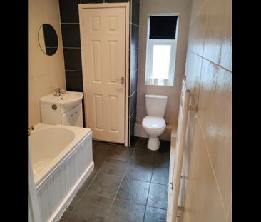 3 Bed End Terrace, Jaunty Crescent, S12 - Photo 2