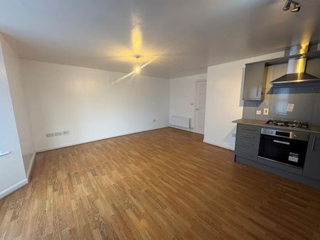 2 bedroom ground floor flat to rent - Photo 3