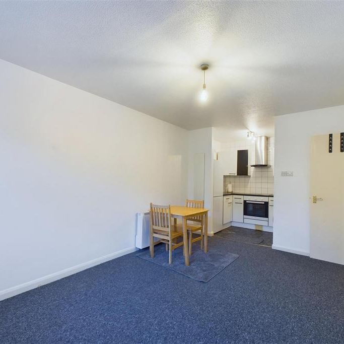 1 bedroom flat to rent - Photo 1