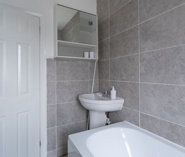 3 Bed Semi-Detached House, Oldroyds Crescent, LS11 - Photo 6