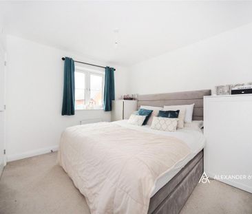 3 bedroom semi-detached house to rent - Photo 3