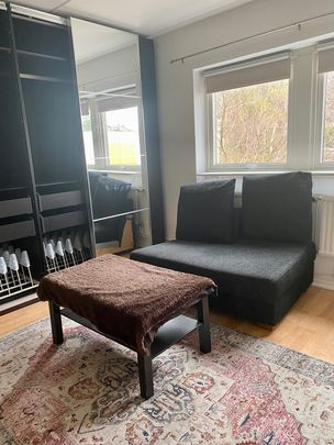 Körsbärsgatan, Älta - Photo 1