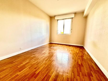 Location Appartement 3 pièces 71m² BRIVE LA GAILLARDE 19100 - Photo 3