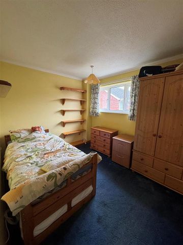 2 bedroom maisonette to rent - Photo 2