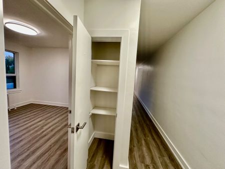 For Lease - 1 Wingreen Court Unit# 5, Toronto, Ontario - Photo 2