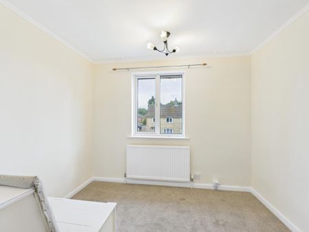 3 bedroom end of terrace house to rent - Photo 2