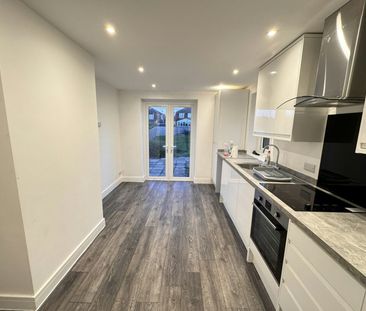 Semi-detached house to rent on - Photo 6