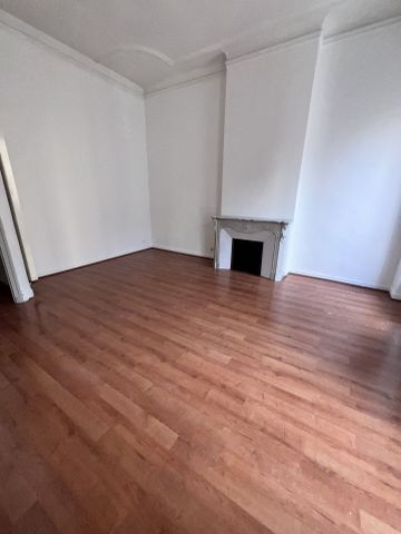 Appartement 3 pièces 78m2 MARSEILLE 6EME 942 euros - Photo 5