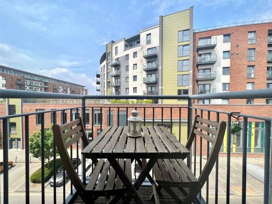 2 bedroom flat to rent - Photo 1