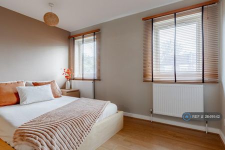 2 bedroom end of terrace house to rent - Photo 5