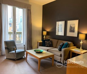 Spacious Studio on Charming Collins Street! - Photo 1