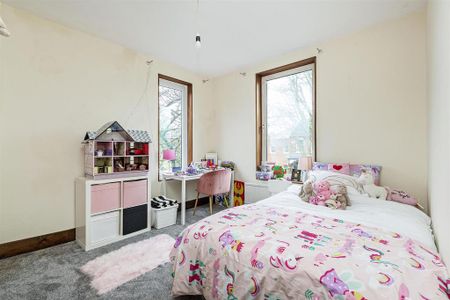 5 bedroom semi-detached house to rent - Photo 5