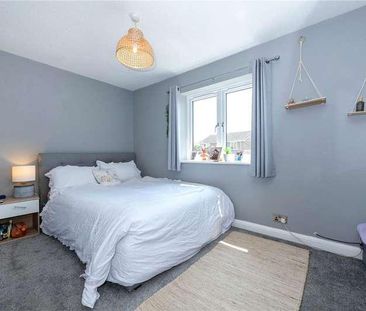 Winchester Way, Sleaford, Lincolnshire, NG34 - Photo 2