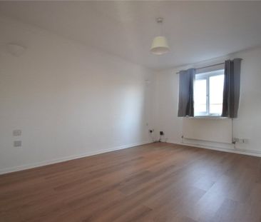 Well presented 3 bedroom terraced house just to the north of Cambri... - Photo 5