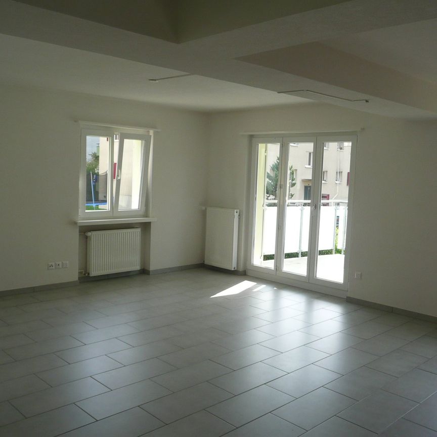 Helle 4.0-Zimmerwohnung in Suhr zu vermieten - Foto 1
