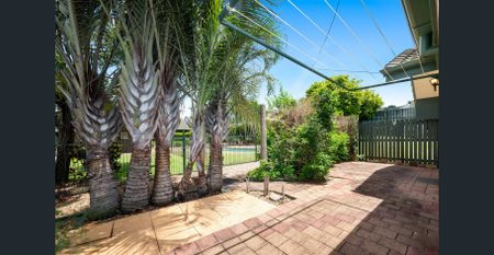 Convenient Living in Everton Park – 2 Bedroom Townhouse - Photo 2