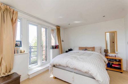 3 bedroom flat to rent - Photo 3