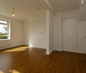 3 bedroom detached house to rent - Photo 2