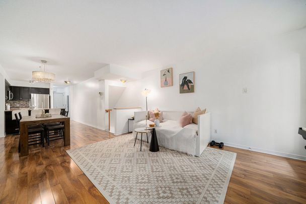 For Lease - 58 Steele Park Private, Cyrville - Carson Grove - Pineview, Ontario - Photo 1