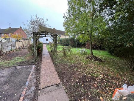 3 bedroom semi-detached house to rent - Photo 4