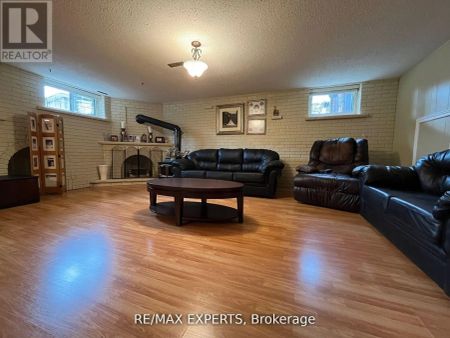 12 BLUE HAVEN CRESCENT - Photo 2