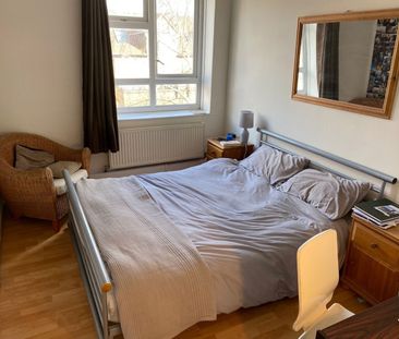 Room in a Shared Flat, Wayford Street, SW11 - Photo 1