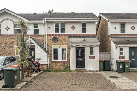 Semi-Detached House To Let - Photo 3