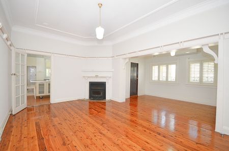 Beautiful Family Home!! - Photo 3