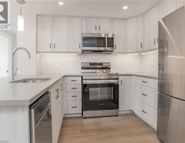 3998 VICTORIA Avenue Unit# 202 | 3998 VICTORIA Avenue Unit# 202, Lincoln - Photo 1