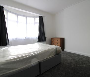 4 Bed End Terrace, Lammermoor Road, SW12 - Photo 4