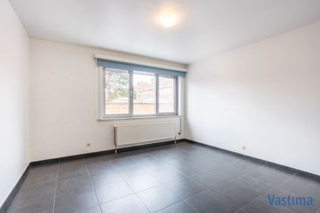 Lichtrijk leefappartement met 2 slaapkamers en terras - Photo 5