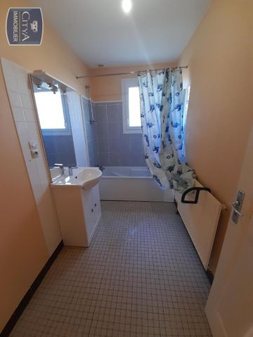 Location Maison 4 pièces 74m² LE BLANC 36300 - Photo 5