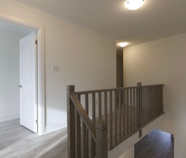 For Lease - 37 Shepherd Drive, Barrie, Ontario - Photo 3