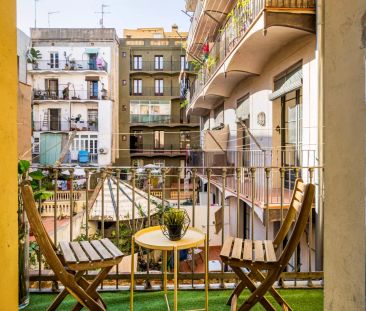 Room in a shared 4-bedroom apartment for rent in El Raval perfect for women - Foto 4