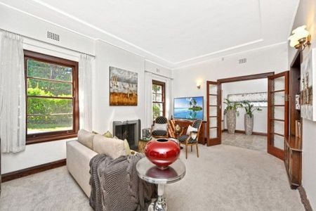 Exquisite Single-Level Family Residence in Coveted Killara Locale - Photo 3