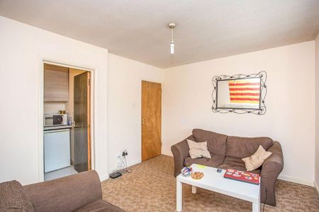 1 bedroom flat to rent - Photo 2
