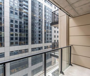 1518 Rue Sherbrooke O., Montréal (Ville-Marie), QC H3G - Photo 2