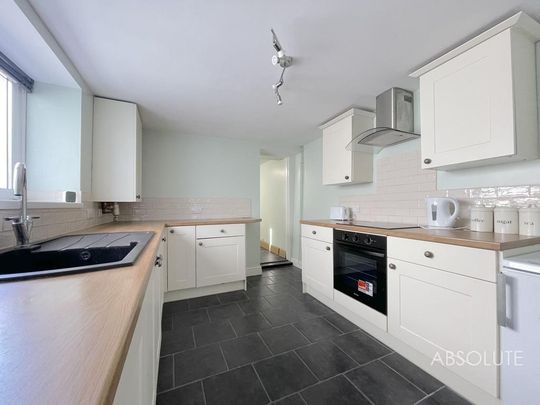 4 bedroom terraced house to rent - Photo 1