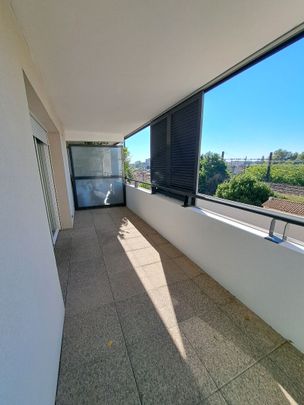 A LOUER AVIGNON ( 84000 ) : APPARTEMENT 3 pièces -TERRASSE - ASCENSEUR - 1 PLACE DE PARKING, - Photo 1