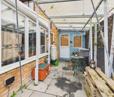 2 bedroom end of terrace house to rent - Photo 5