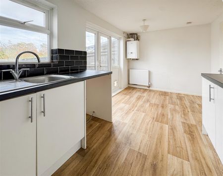 Bodiam Crescent, Eastbourne, BN22 9HQ - Photo 4