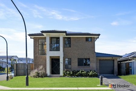 Luxury 4 Bedroom Home - Great Location! - Photo 5