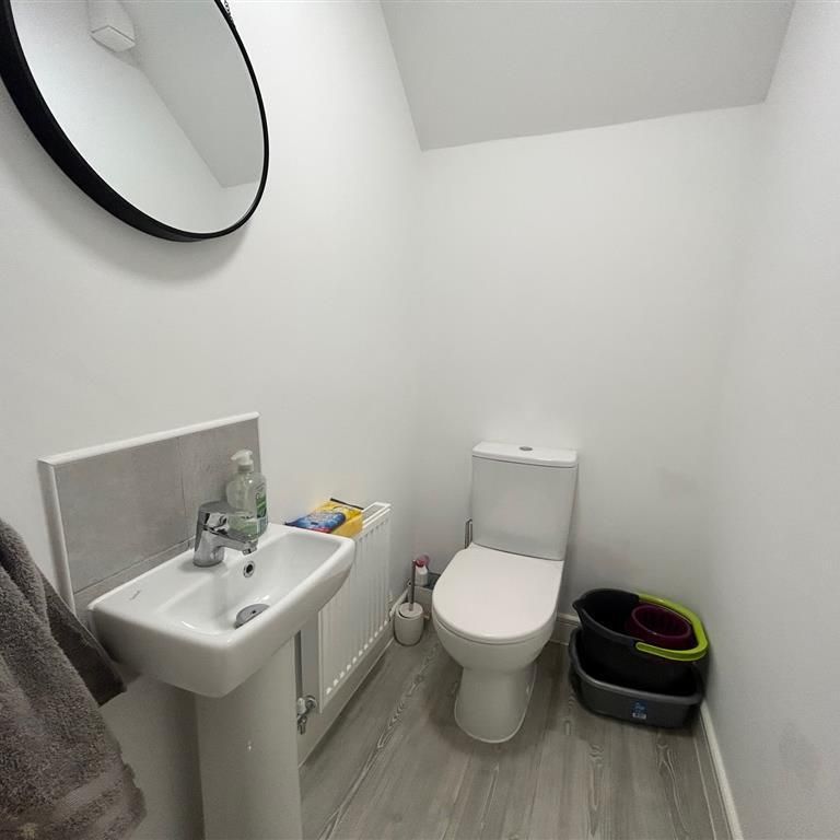 Hewer Close - Photo 1