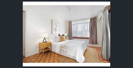 SPACIOUS AIR-CONDITONED FAMILY HOME LOCATED IN CENTRAL FAMILY LOCATION - Photo 3