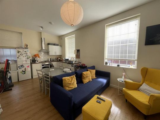 2 bedroom flat to rent - Photo 1
