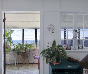 Charming 2-Bedroom Unit - Photo 3